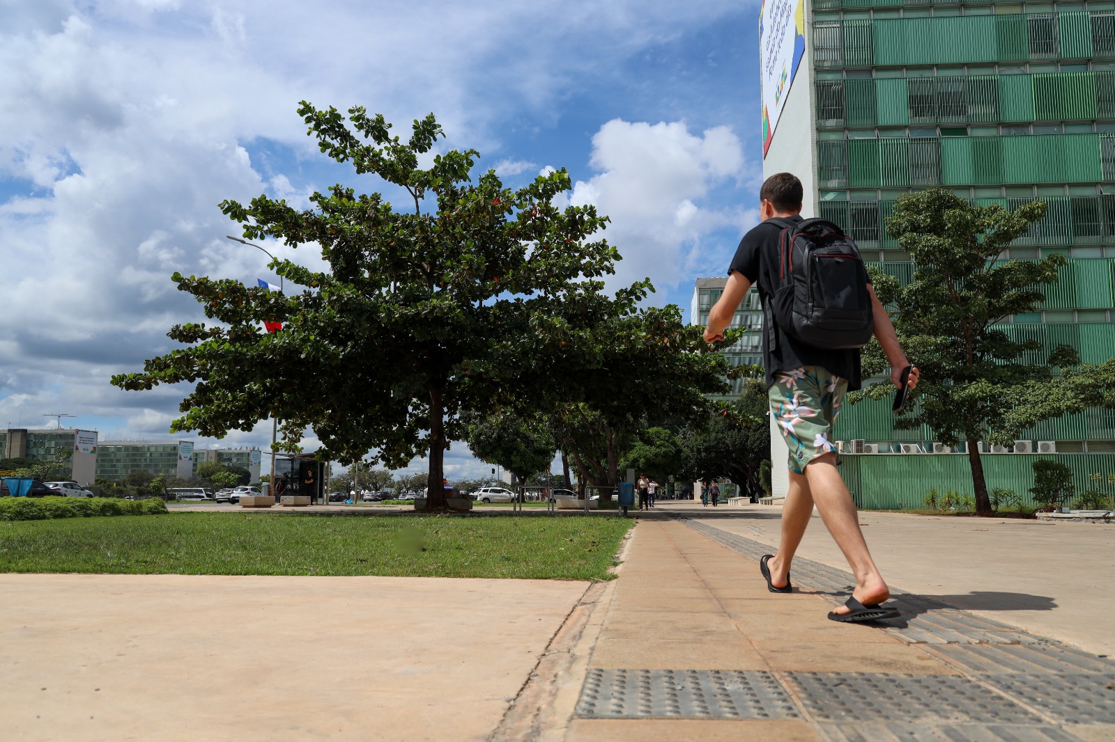 A licitação previu a construç.ão de mais de 17 mil m² de calçadas | Fotos: Kiko Paz/Novacap