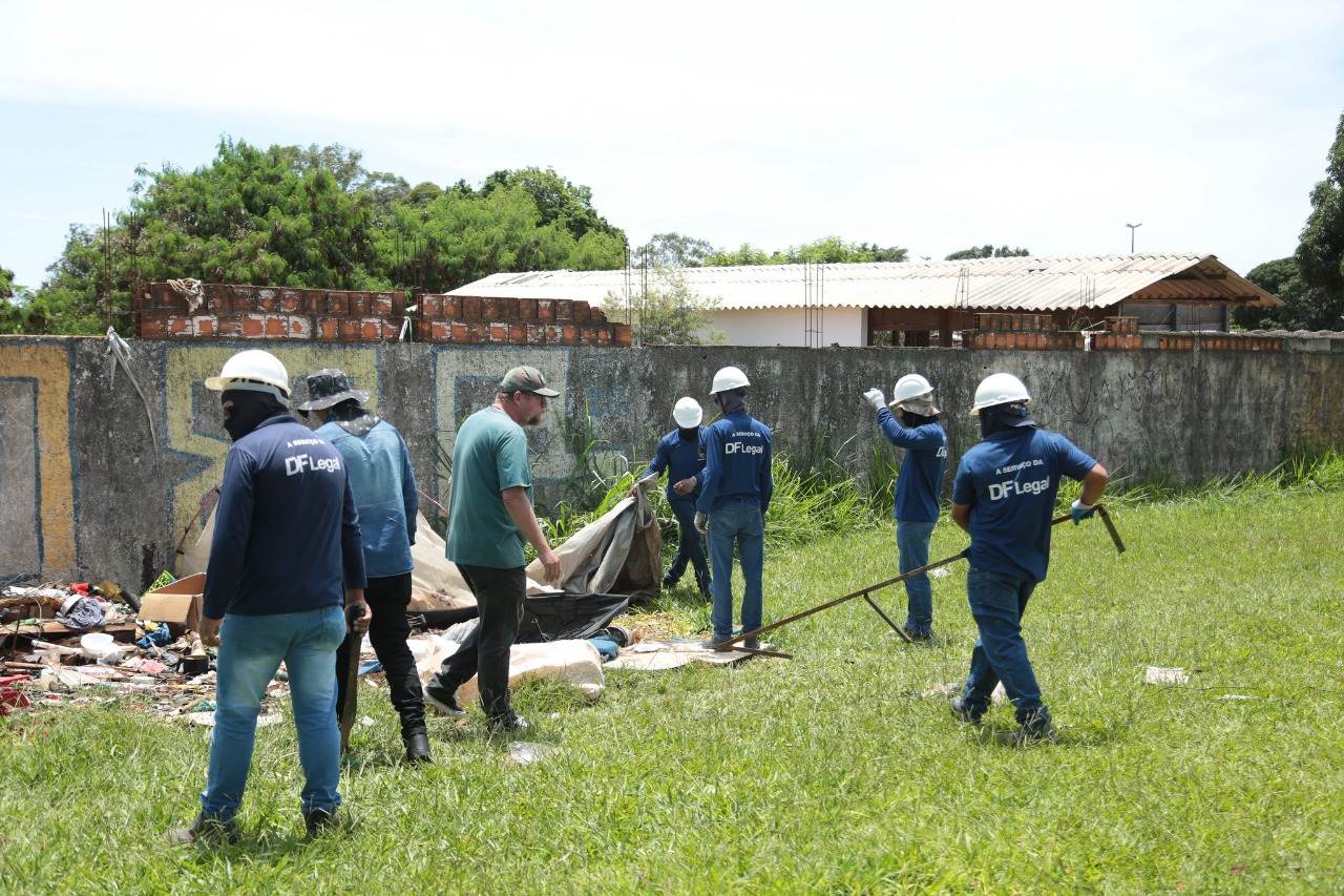 Durante as abordagens, o GDF oferece diversos serviços em áreas como saúde, educação e assistência social | Foto: Agência Brasília