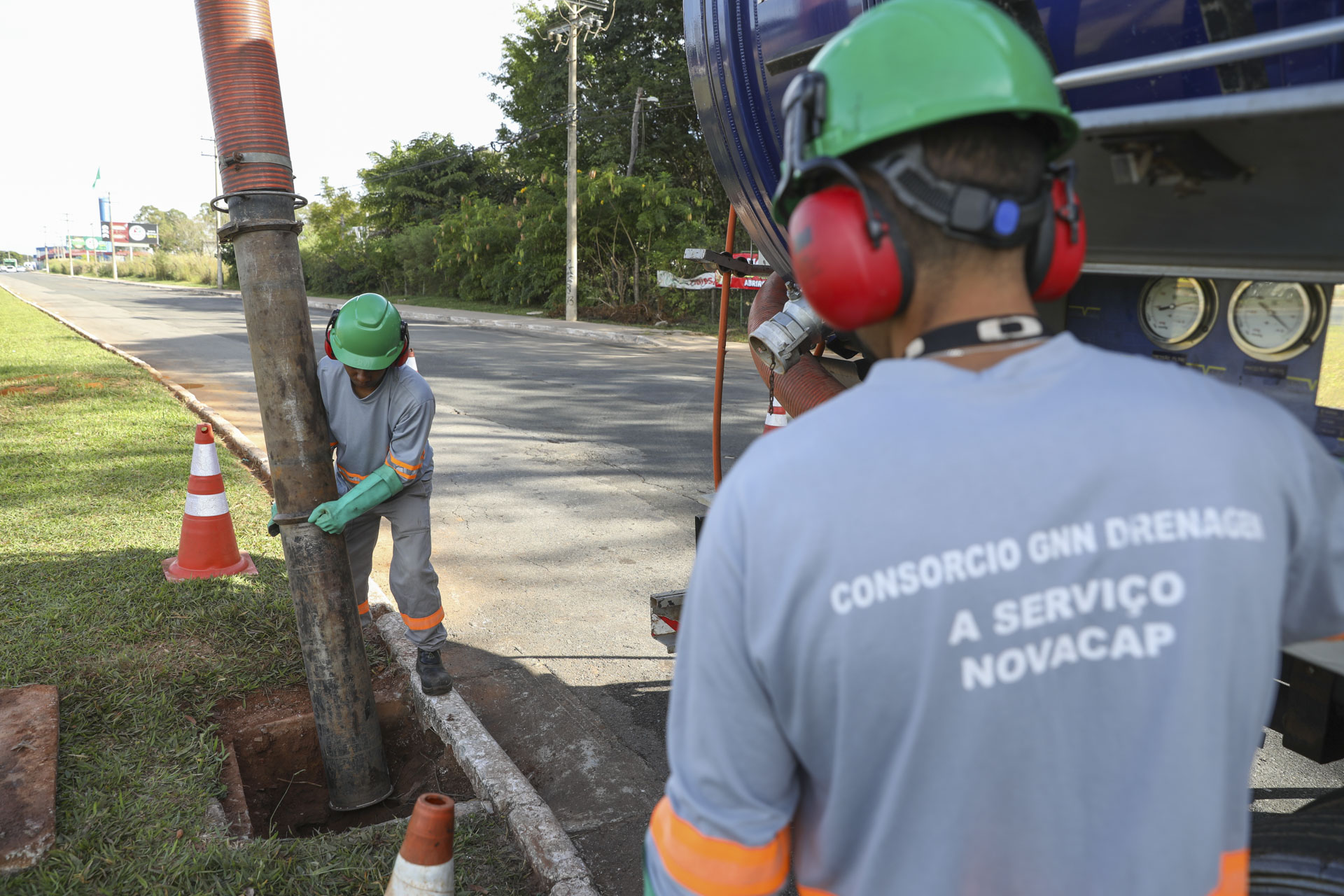 Com a ajuda de robôs e veículos de alta tecnologia, mais de 190 mil toneladas de resíduos foram retirados das redes pluviais do DF, em 2024 | Foto: Lúcio Bernardo Jr./Agência Brasília
