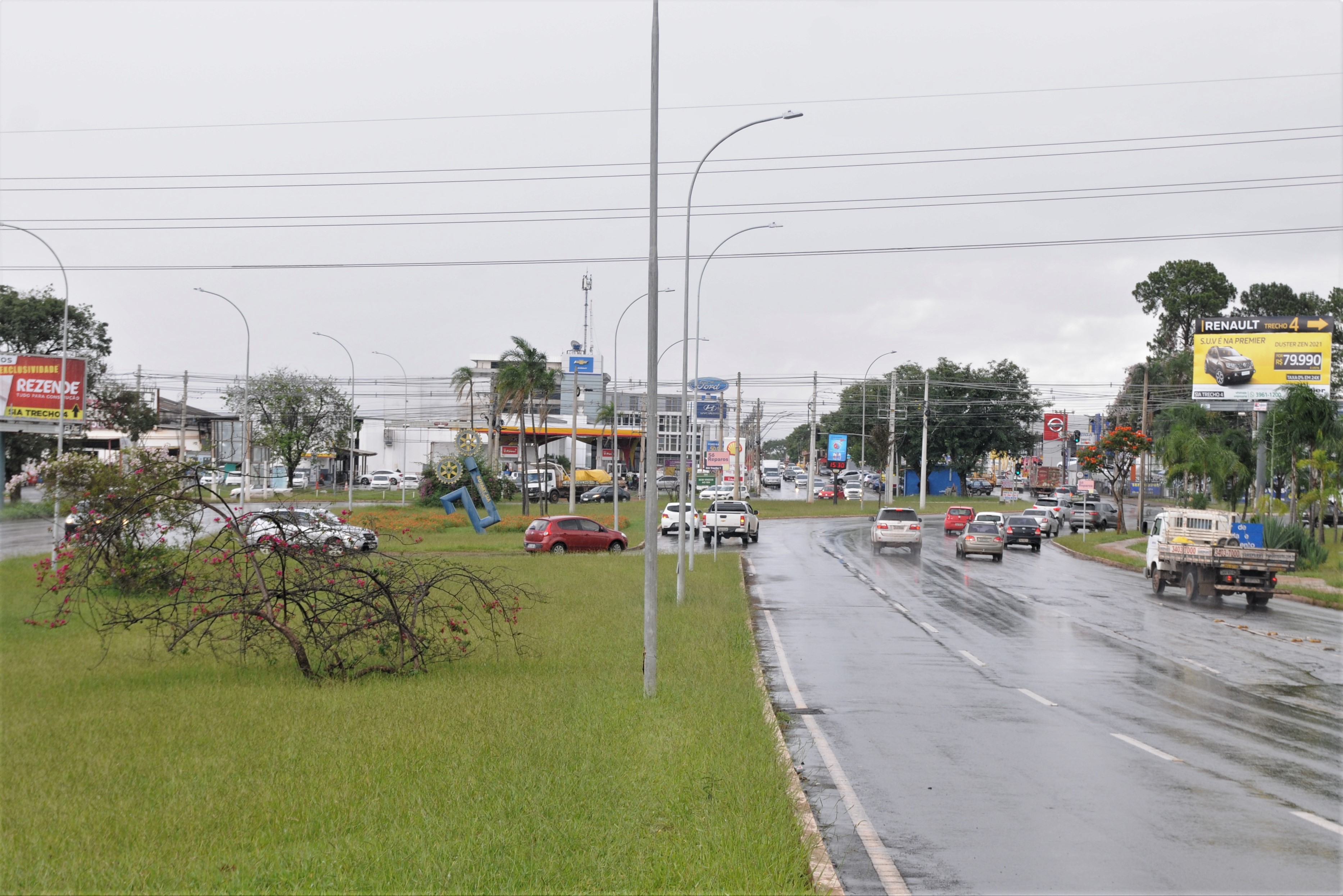 A proposta inclui vagas reservadas para pessoas com deficiência, rampas acessíveis e calçadas adequadas às normas de acessibilidade vigentes | Foto: Divulgação/Novacap