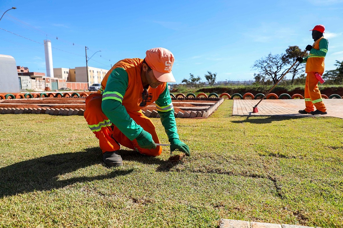 Restaurado, o lugar já te grama plantada e mesas com banquinhos; em breve, ganhará um ponto de encontro comunitário (PEC) | Fotos: Lúcio Bernardo Jr./Agência Brasília