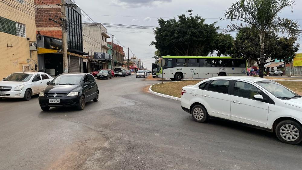 O novo asfalto leva conforto, segurança e dignidade aos mais de 20 mil motoristas que passam pela Avenida Brasília diariamente